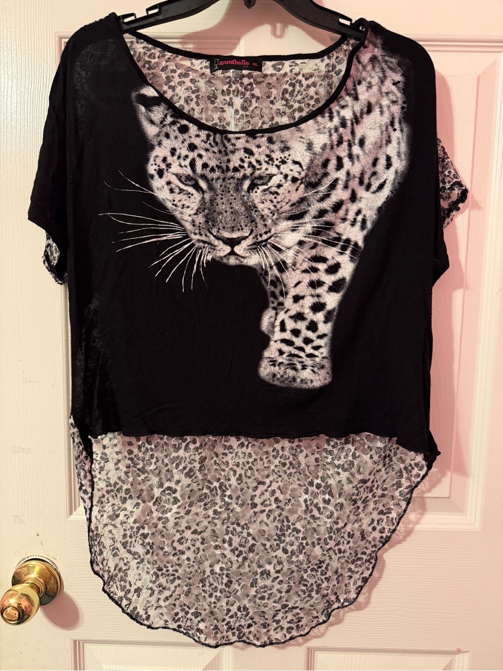 Annabelle Black Short-Sleeve Leopard Graphic Hi-Lo Top